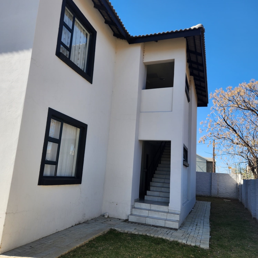 To Let 2 Bedroom Property for Rent in Grimbeeck Park North West
